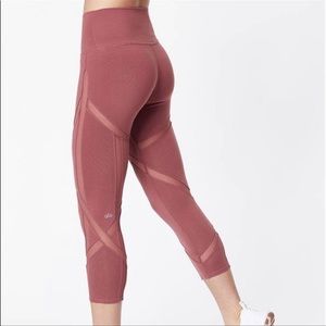 Alo Cropped Laced Mesh Cutout Capri Leggings